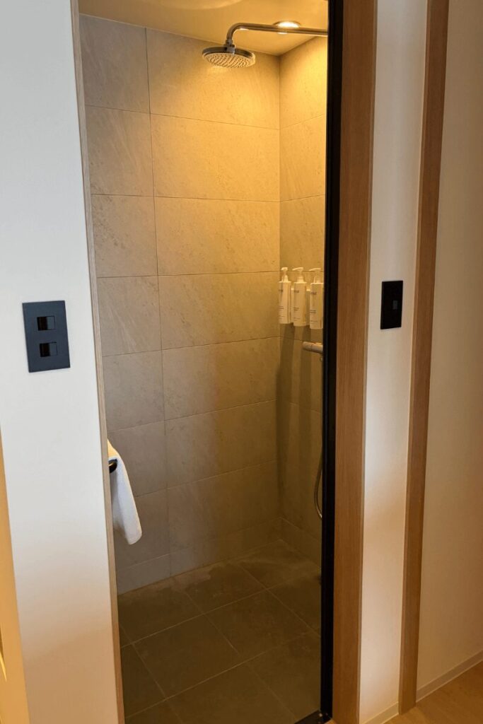 フェアフィールド淡路島東浦の客室にあるシャワールーム