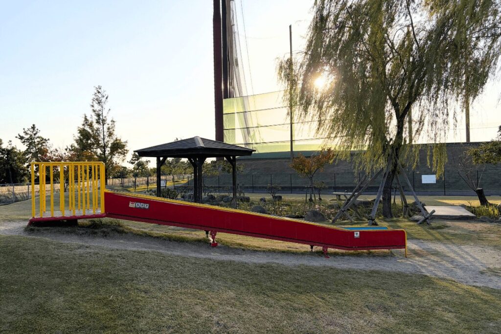 エコパーク甲子園浜のローラーすべり台(2025年11月)