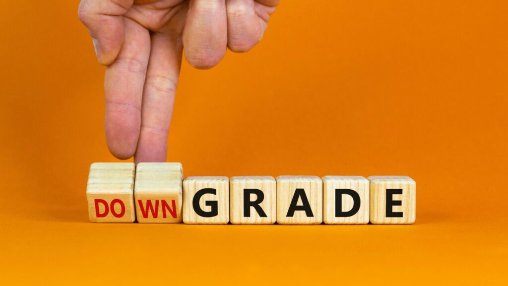 マリオットボンヴォイのカードをダウングレードする判断を示したイメージ画像