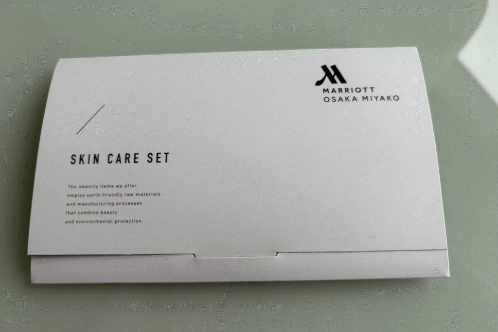 大阪マリオット都ホテルで用意してもらえるクレンジングや洗顔料のスキンケアセット