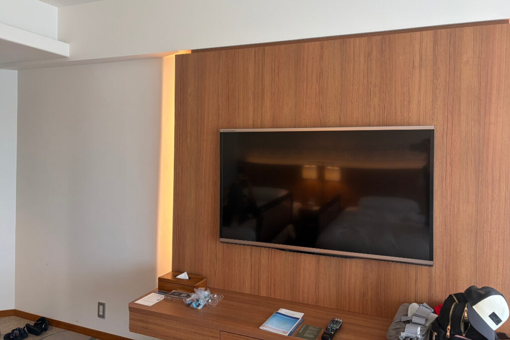 ルネッサンスリゾート オキナワの客室のテレビ