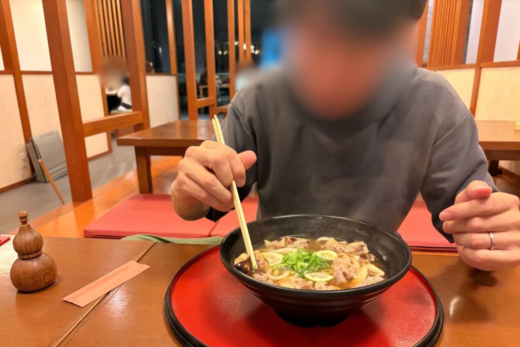 レストラン桂川の松茸と牛肉のおうどん