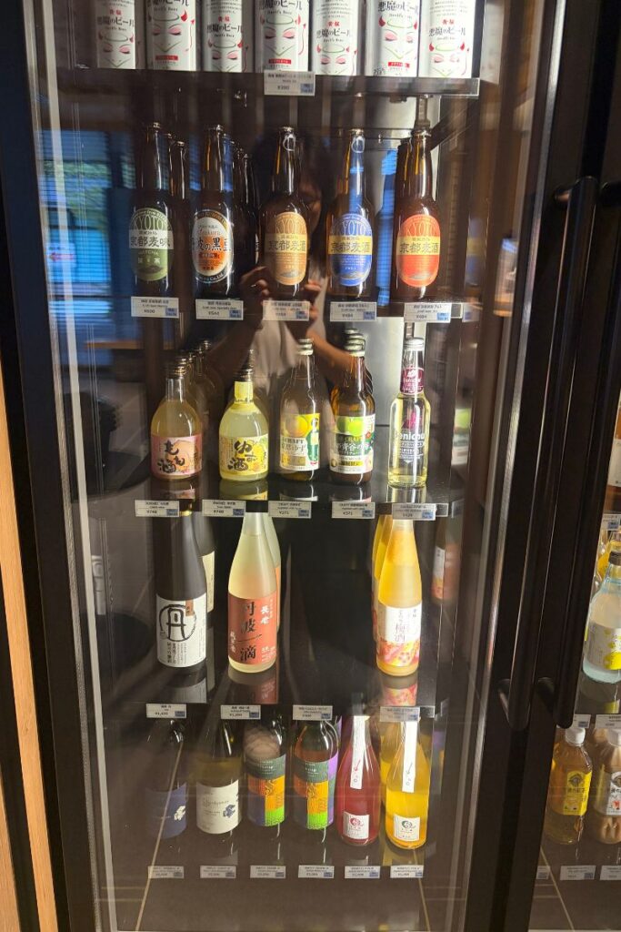 マーケットプレイスのお酒の冷蔵ケース
